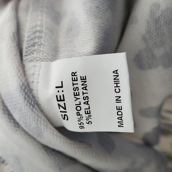 Tie-dye animal print slashed cut shoulder long sleeve shirt tee W-664 - Picture 6 of 7